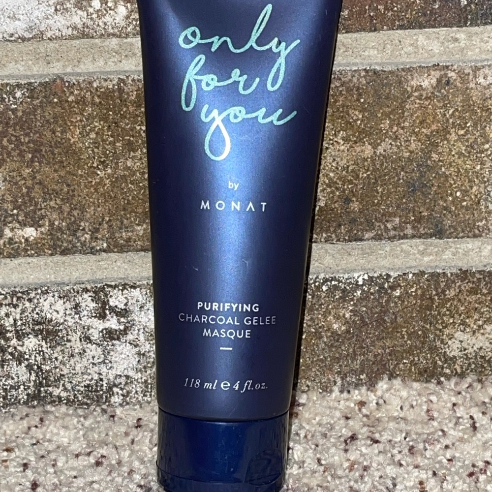Monat Purifying Charcoal Gelee Masque